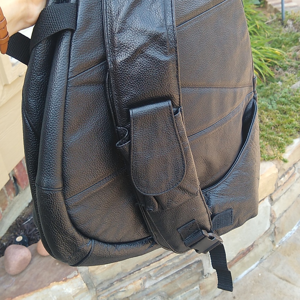 AmeriLeather APC Black Leather Sling Bag EUC Retail $140 - Picture 4 of 10